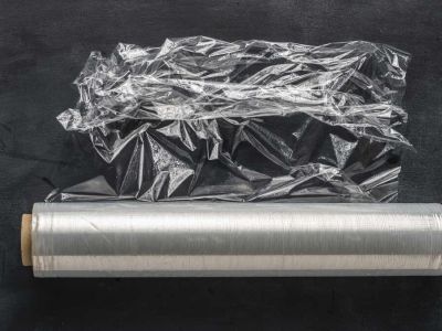 Folia stretch: czarna, biała czy transparentna?