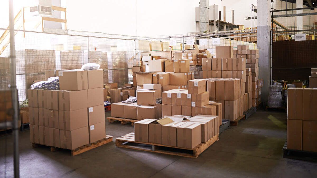 Jak zabezpieczyć towar na palecie?